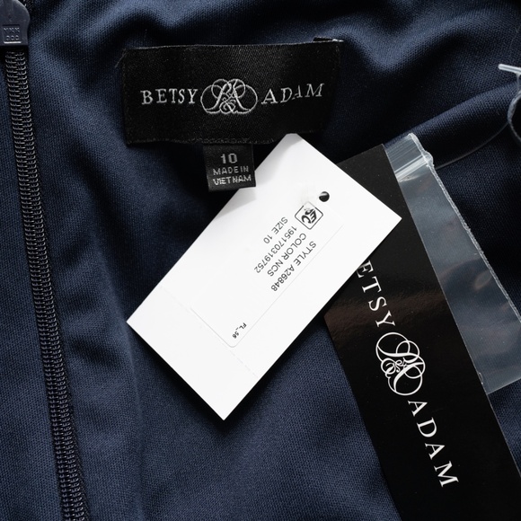 Betsy & Adam - Jersey Embellished Long-Sleeve Gown - Picture 5 of 13